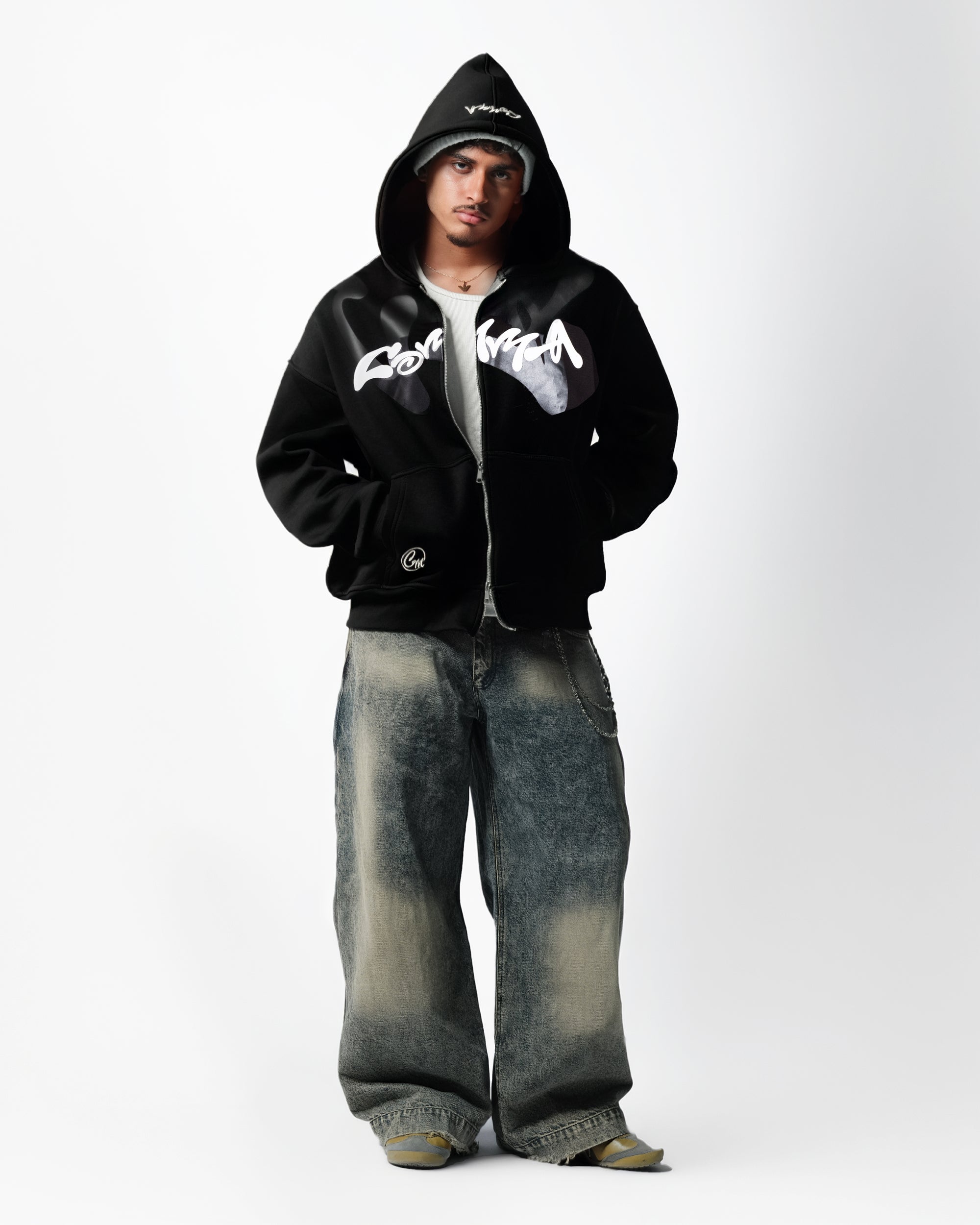 Echo Zipup Black(preorder)